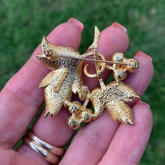 Sarah Coventry White Enamel Leaf Turquoise Brooch - Picture 5 of 5